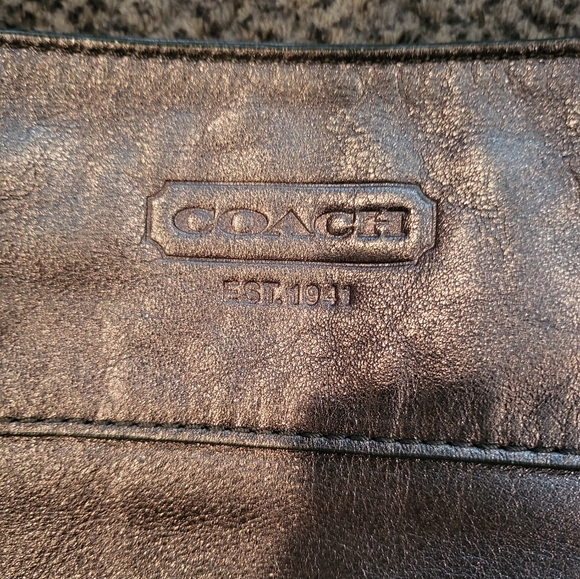 Metallic coach purse great shape see photos - Picture 4 of 11